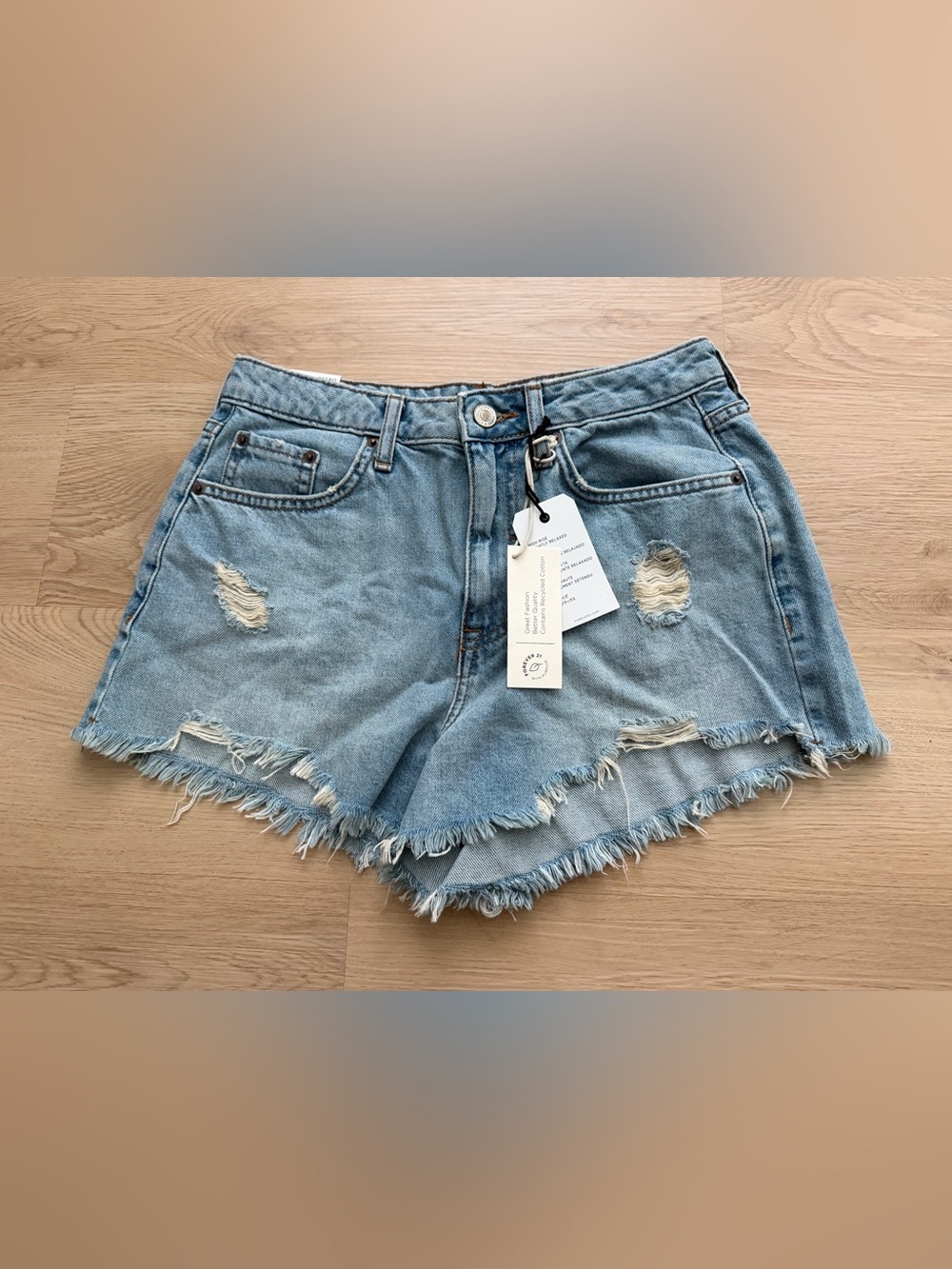 NWT Forever 21 Womens Retro High Rise Distressed Denim Shorts Size 26